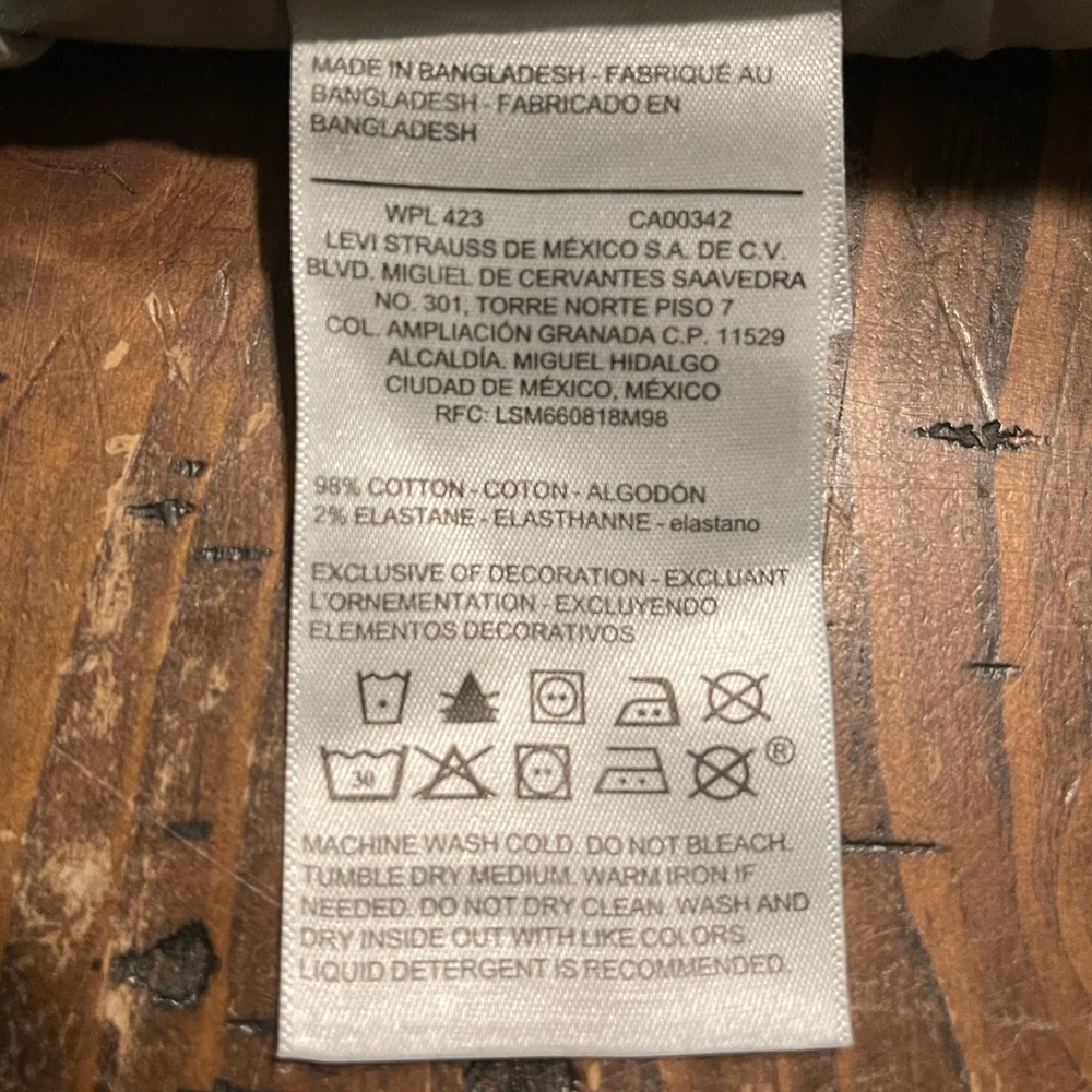 LEVIS - Picture 5 of 5